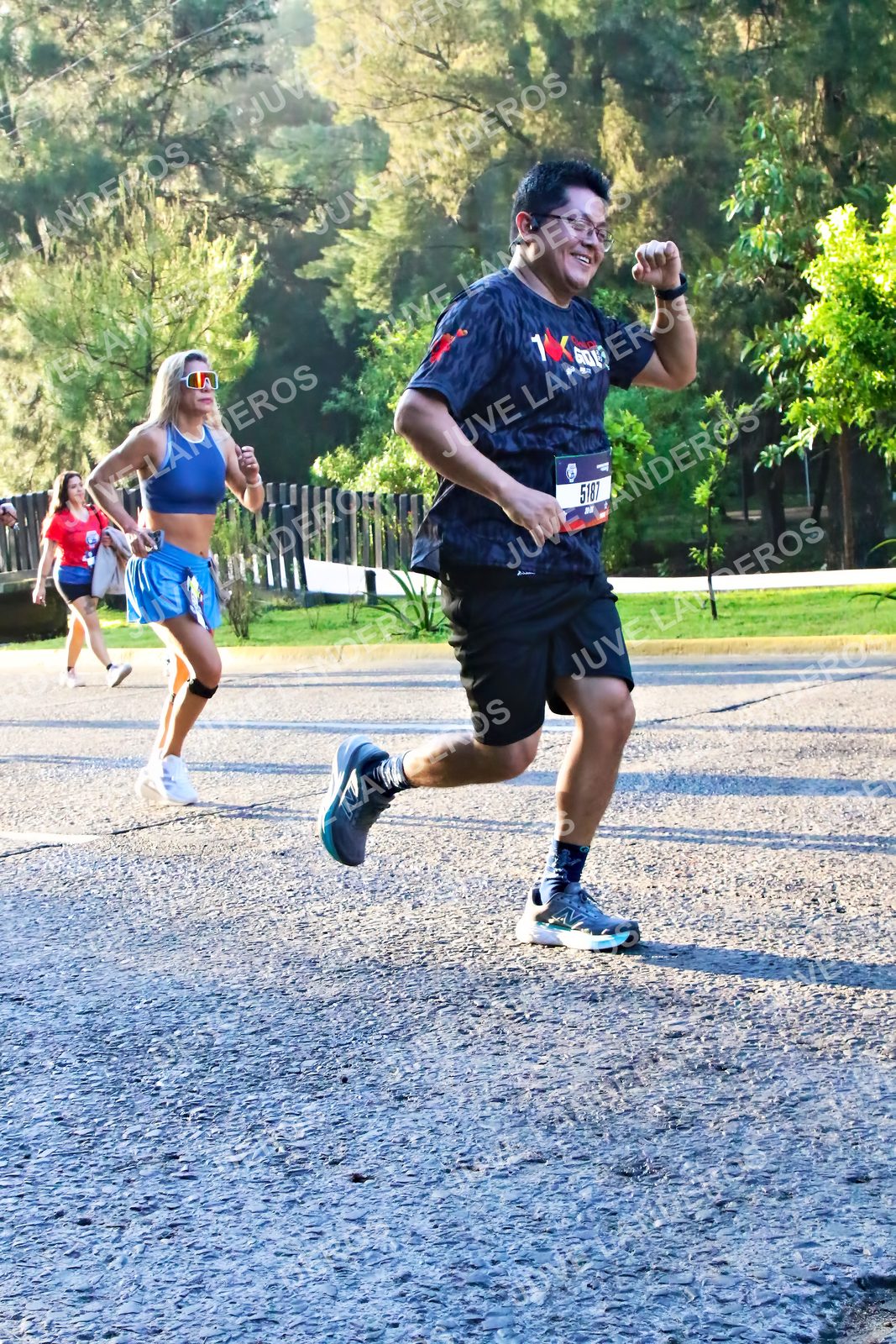 Foto de la CARRERA BIMBO GLOBAL RACE GUADALAJARA en Centro Comercial Andares, Blvd. Puerta de Hierro 4965, Zapopan a las 07:28 · dorsal 5187