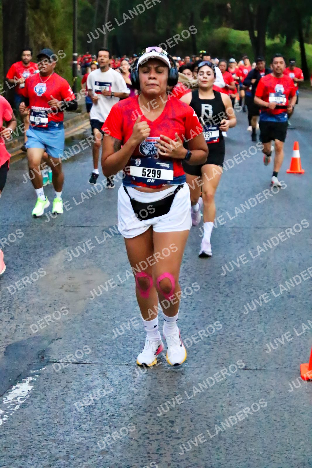 Foto de la CARRERA BIMBO GLOBAL RACE GUADALAJARA en Centro Comercial Andares, Blvd. Puerta de Hierro 4965, Zapopan a las 06:41 · dorsal 5299, 297, 4130