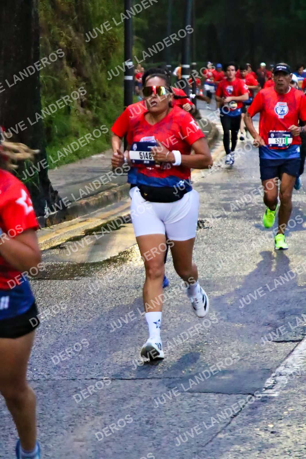 Foto de la CARRERA BIMBO GLOBAL RACE GUADALAJARA en Centro Comercial Andares, Blvd. Puerta de Hierro 4965, Zapopan a las 06:38 · dorsal 5148, 5281