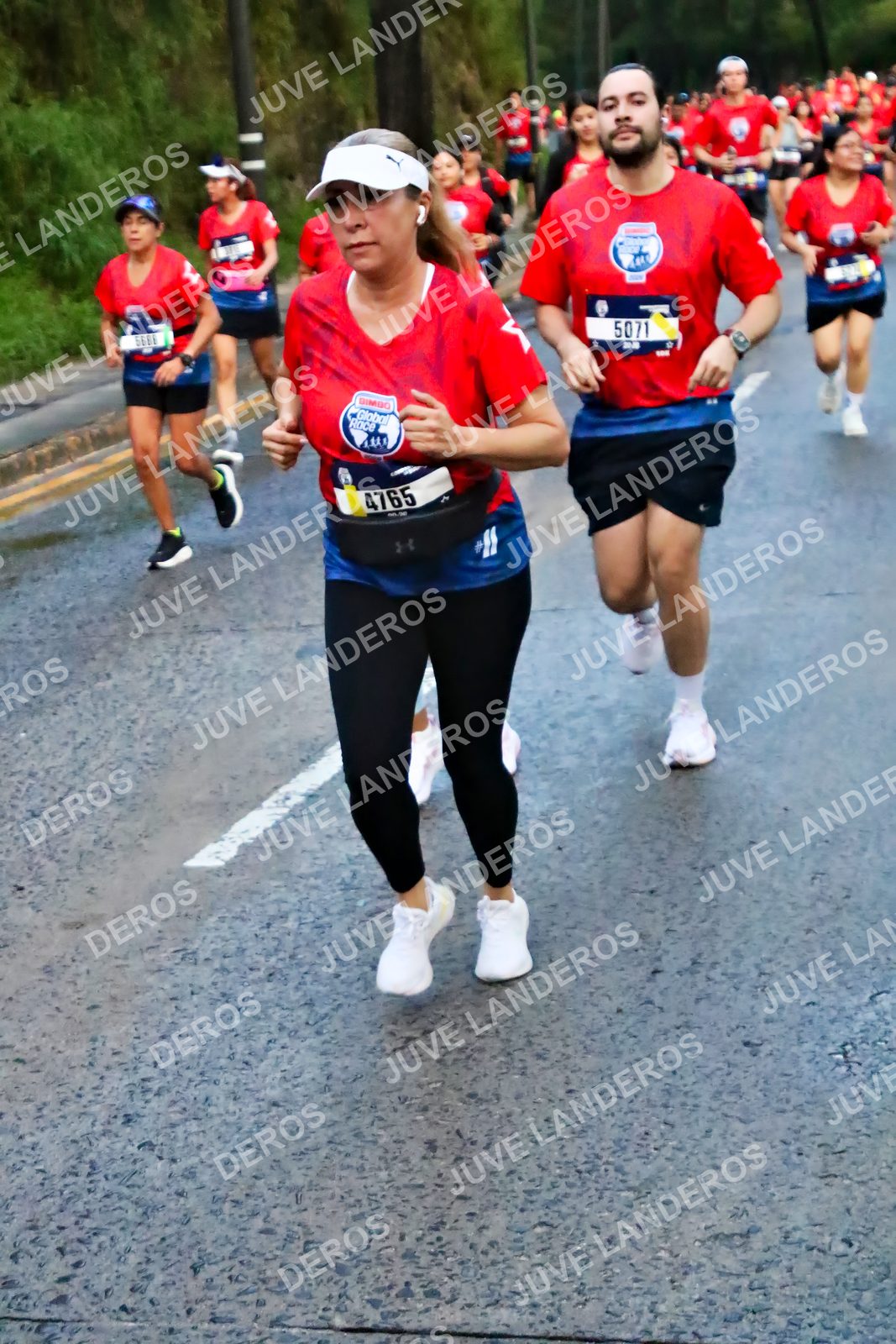 Foto de la CARRERA BIMBO GLOBAL RACE GUADALAJARA en Centro Comercial Andares, Blvd. Puerta de Hierro 4965, Zapopan a las 04:50 · dorsal 5071, 4765