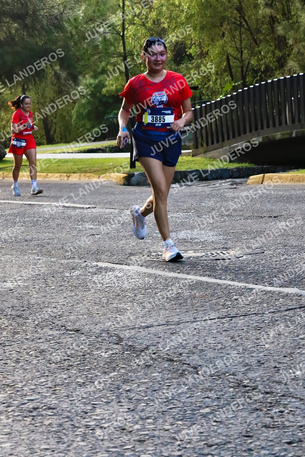 Foto de la CARRERA BIMBO GLOBAL RACE GUADALAJARA en Centro Comercial Andares, Blvd. Puerta de Hierro 4965, Zapopan a las 07:35 · dorsal 3885, 101, 5136