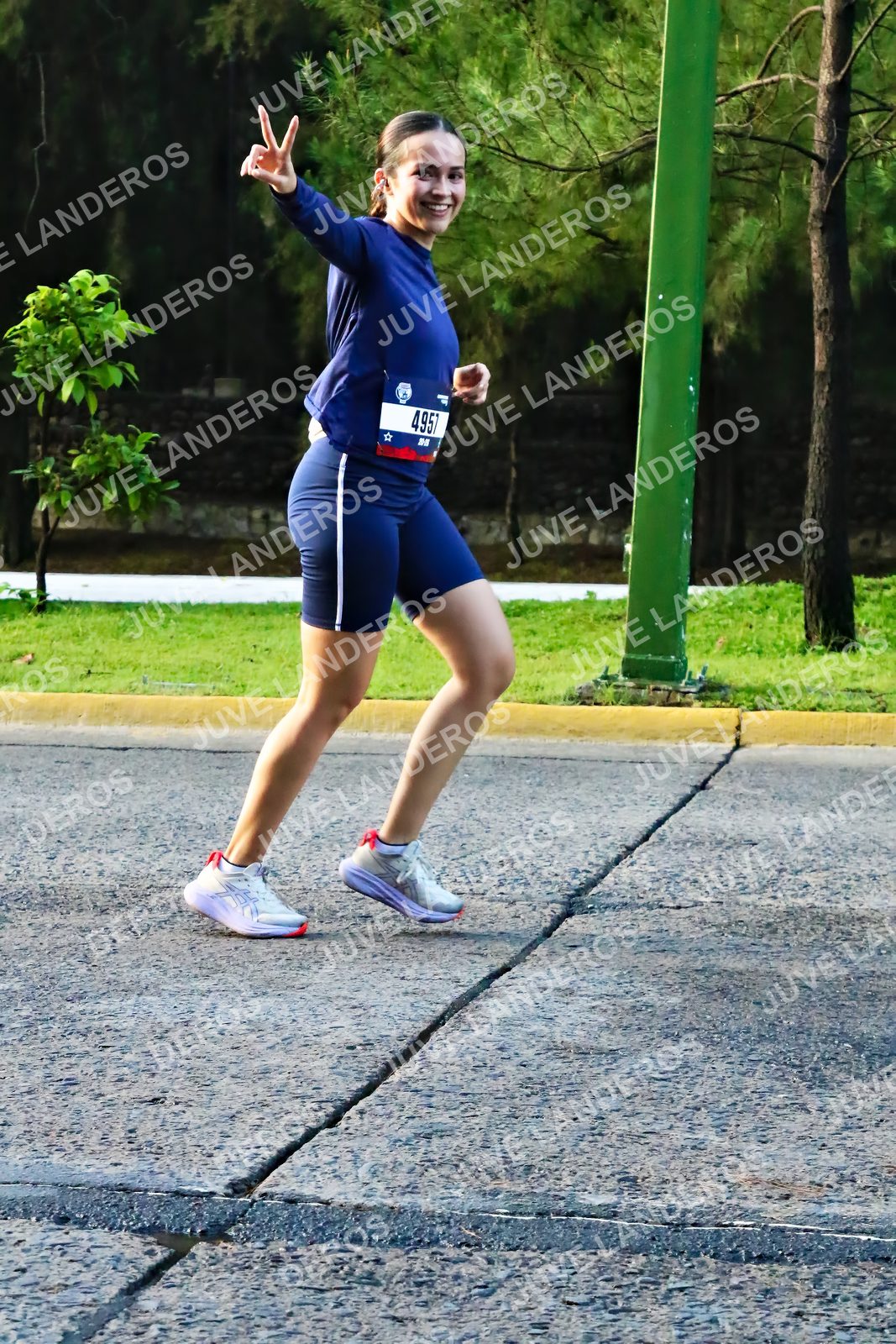 Foto de la CARRERA BIMBO GLOBAL RACE GUADALAJARA en Centro Comercial Andares, Blvd. Puerta de Hierro 4965, Zapopan a las 07:35 · dorsal 4957