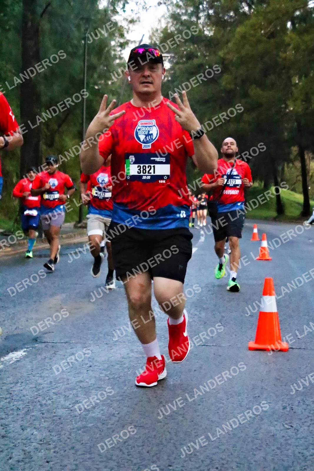 Foto de la CARRERA BIMBO GLOBAL RACE GUADALAJARA en Centro Comercial Andares, Blvd. Puerta de Hierro 4965, Zapopan a las 06:39 · dorsal 3821