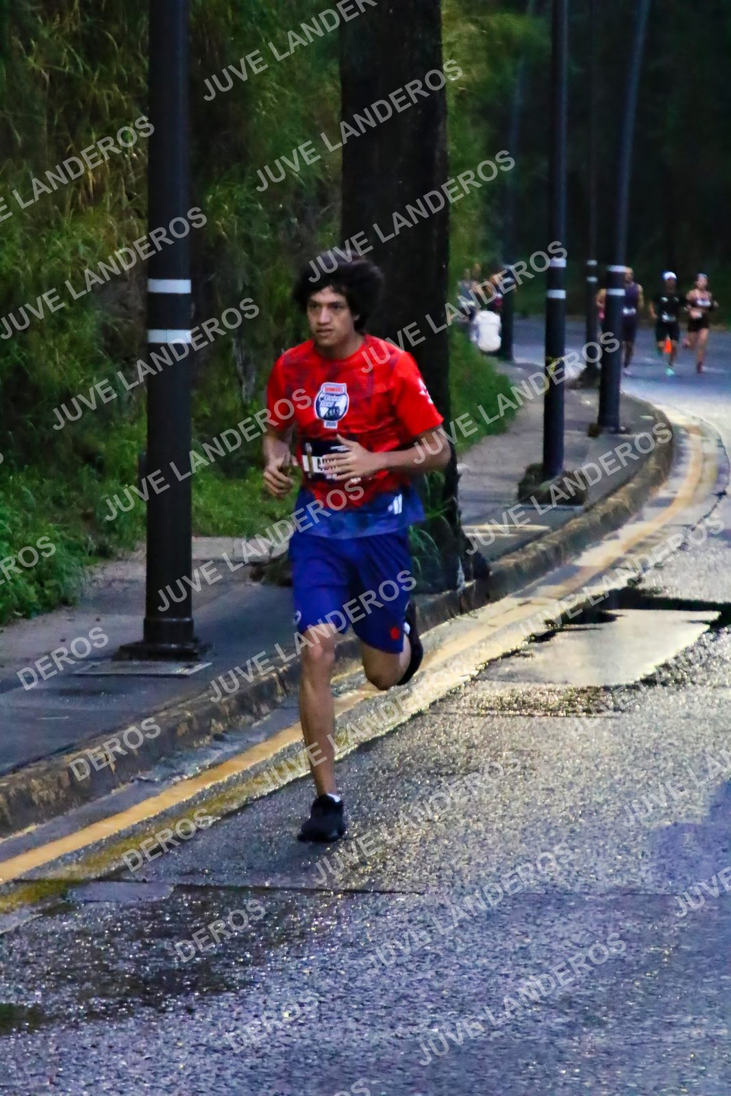 Foto de la CARRERA BIMBO GLOBAL RACE GUADALAJARA en Centro Comercial Andares, Blvd. Puerta de Hierro 4965, Zapopan a las 06:35