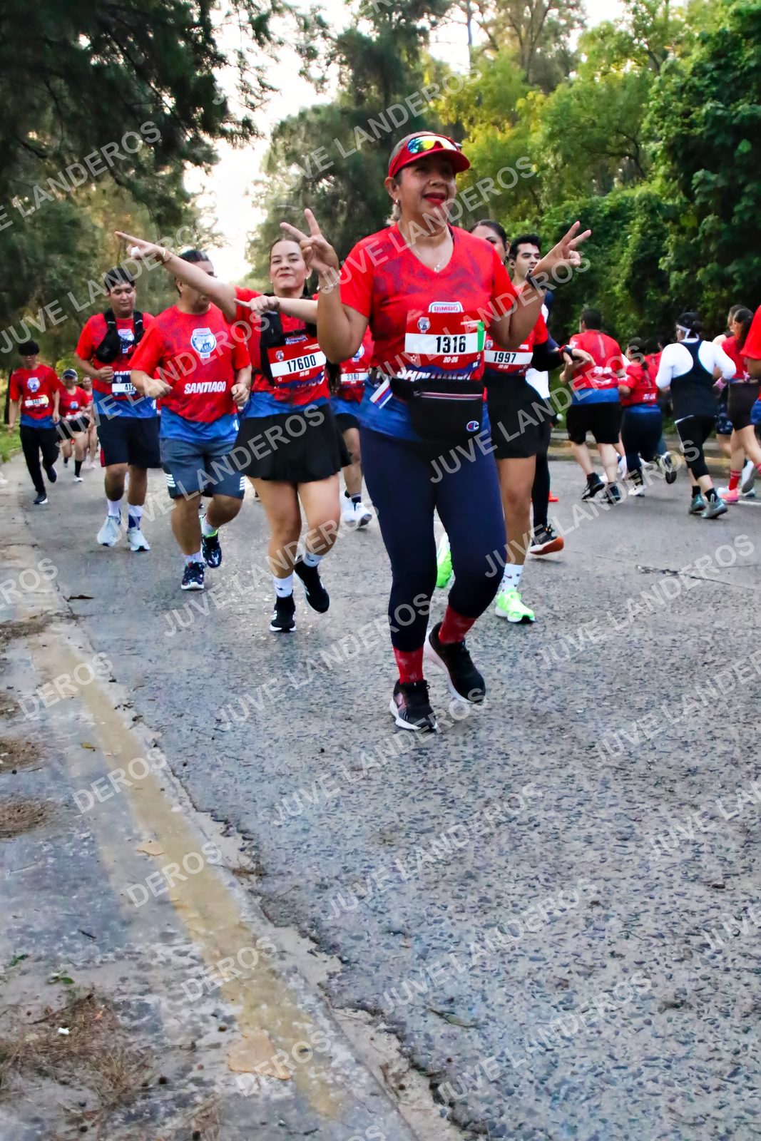 Foto de la CARRERA BIMBO GLOBAL RACE GUADALAJARA en Centro Comercial Andares, Blvd. Puerta de Hierro 4965, Zapopan a las 06:56 · dorsal 1316, 1997, 17600, 412