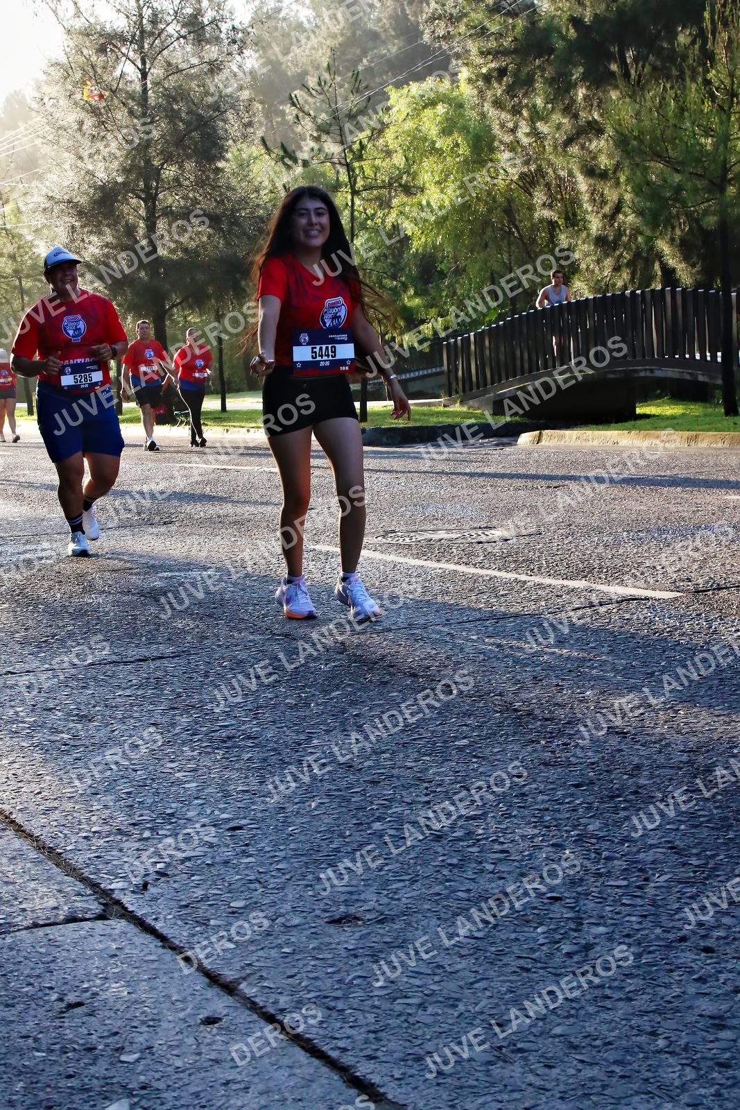 Foto de la CARRERA BIMBO GLOBAL RACE GUADALAJARA en Centro Comercial Andares, Blvd. Puerta de Hierro 4965, Zapopan a las 07:32 · dorsal 5449, 5285