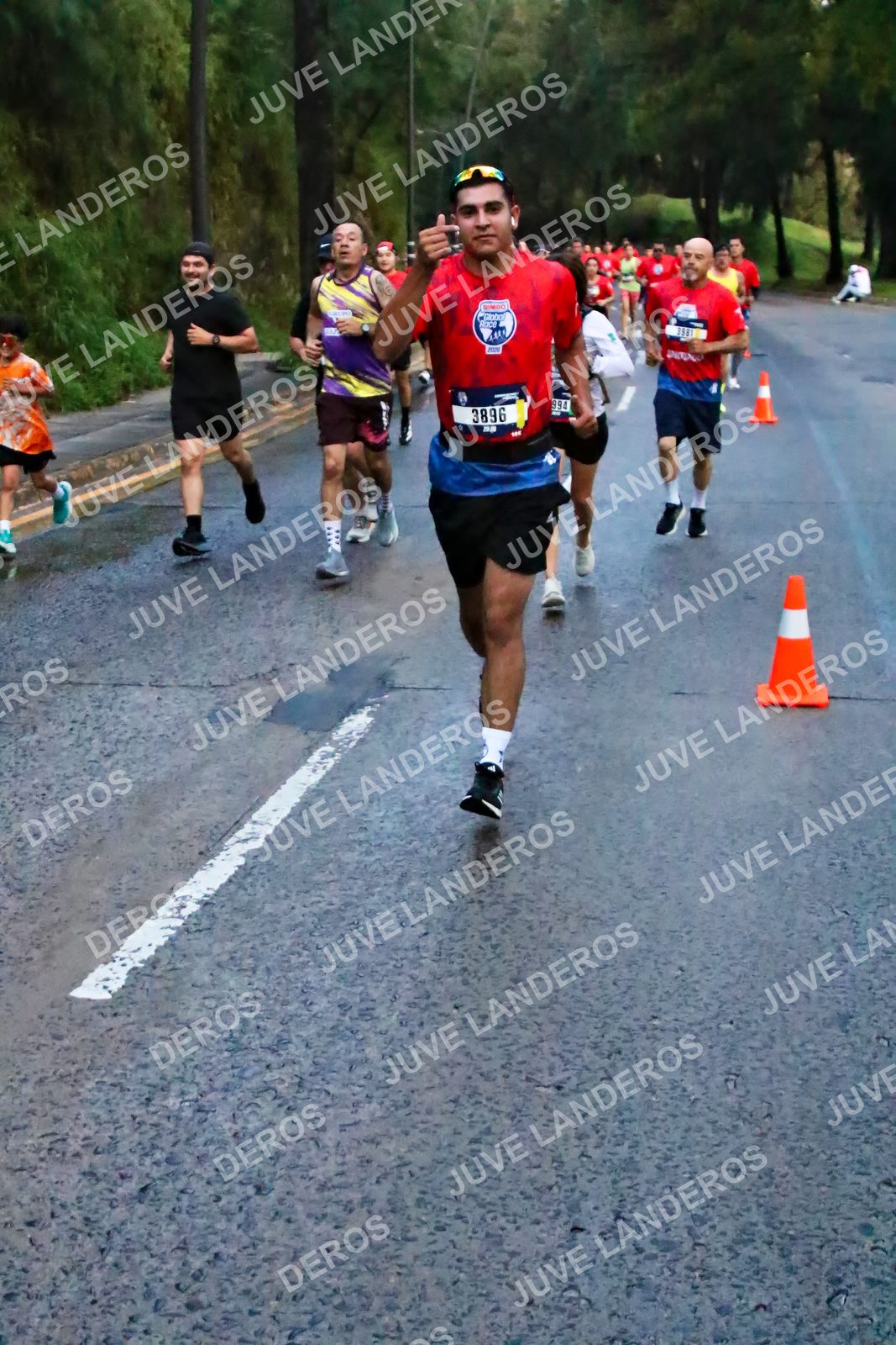 Foto de la CARRERA BIMBO GLOBAL RACE GUADALAJARA en Centro Comercial Andares, Blvd. Puerta de Hierro 4965, Zapopan a las 06:40 · dorsal 3896, 994