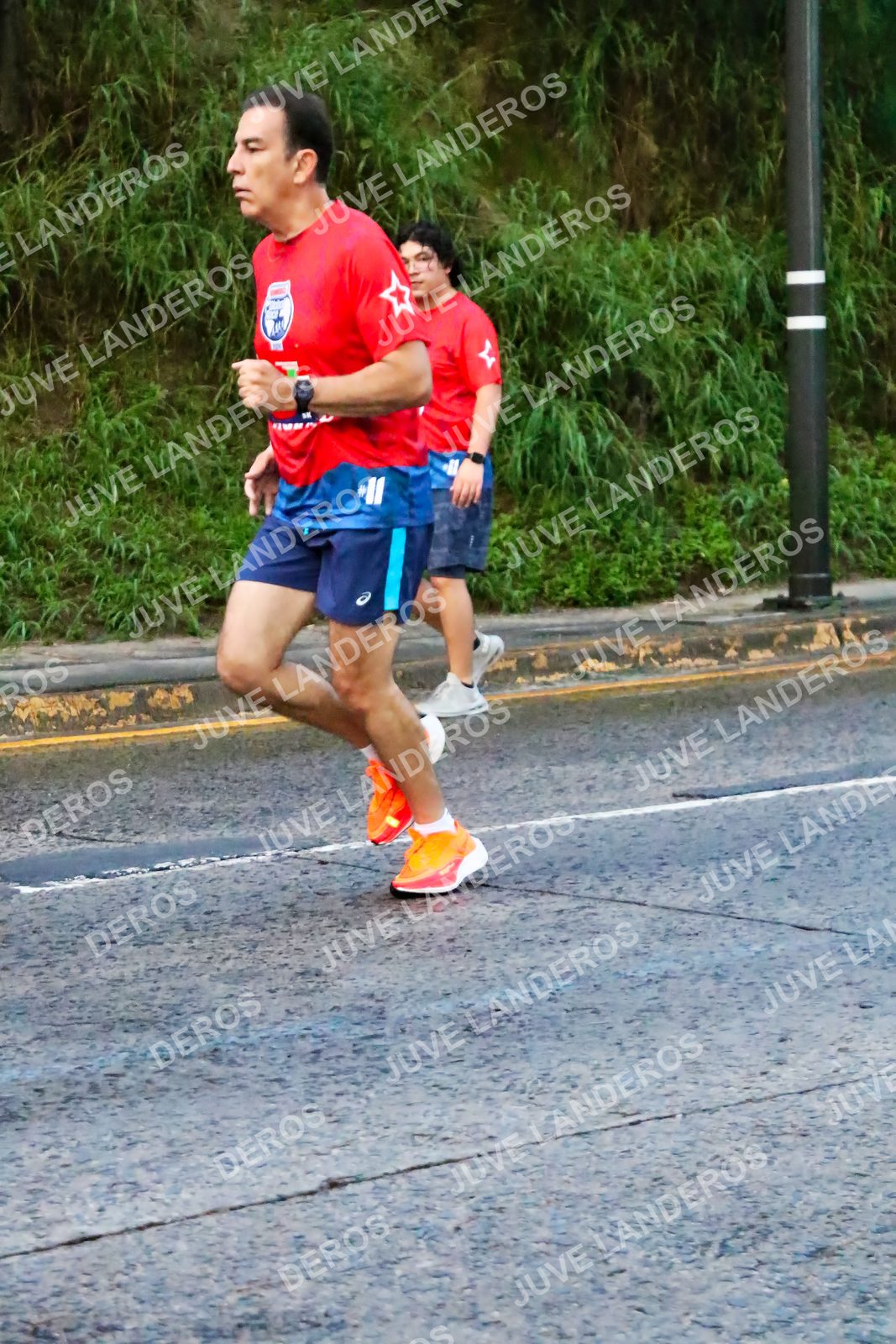 Foto de la CARRERA BIMBO GLOBAL RACE GUADALAJARA en Centro Comercial Andares, Blvd. Puerta de Hierro 4965, Zapopan a las 04:55