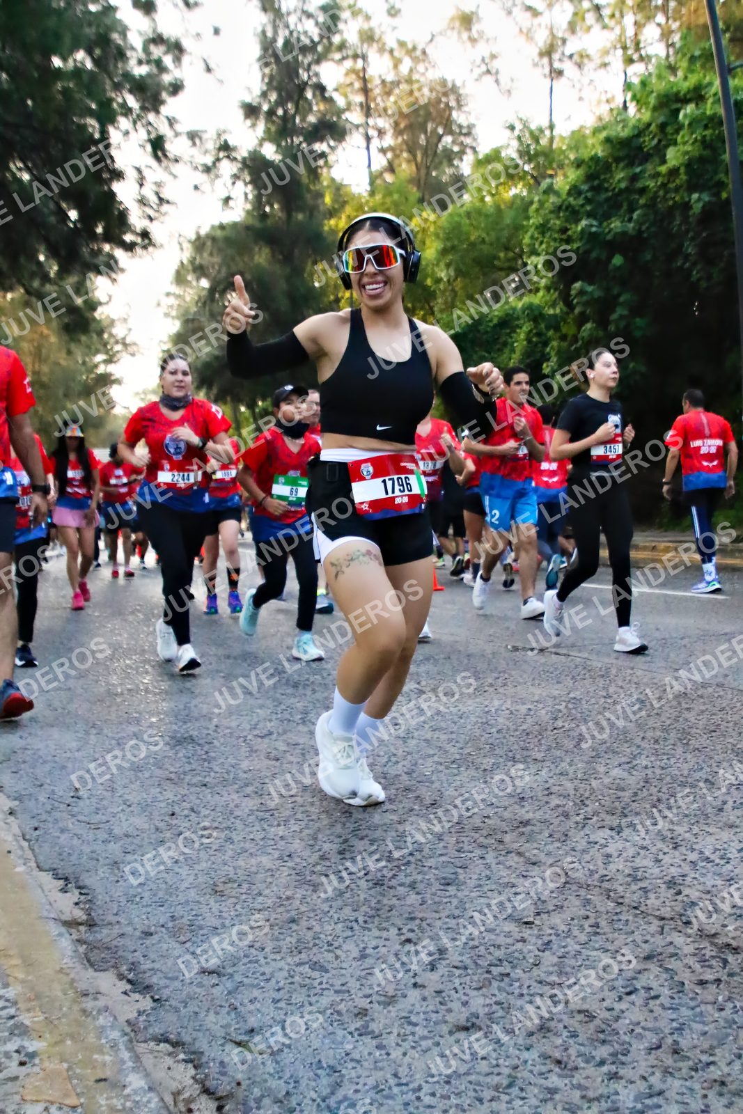 Foto de la CARRERA BIMBO GLOBAL RACE GUADALAJARA en Centro Comercial Andares, Blvd. Puerta de Hierro 4965, Zapopan a las 06:57 · dorsal 1796, 345, 2244