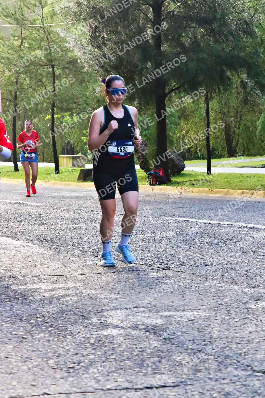 Foto de la CARRERA BIMBO GLOBAL RACE GUADALAJARA en Centro Comercial Andares, Blvd. Puerta de Hierro 4965, Zapopan a las 07:41 · dorsal 5535, 4705