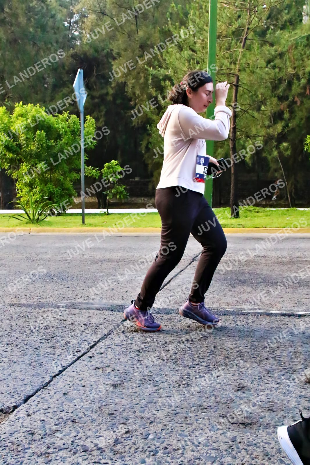 Foto de la CARRERA BIMBO GLOBAL RACE GUADALAJARA en Centro Comercial Andares, Blvd. Puerta de Hierro 4965, Zapopan a las 07:38 · dorsal 55