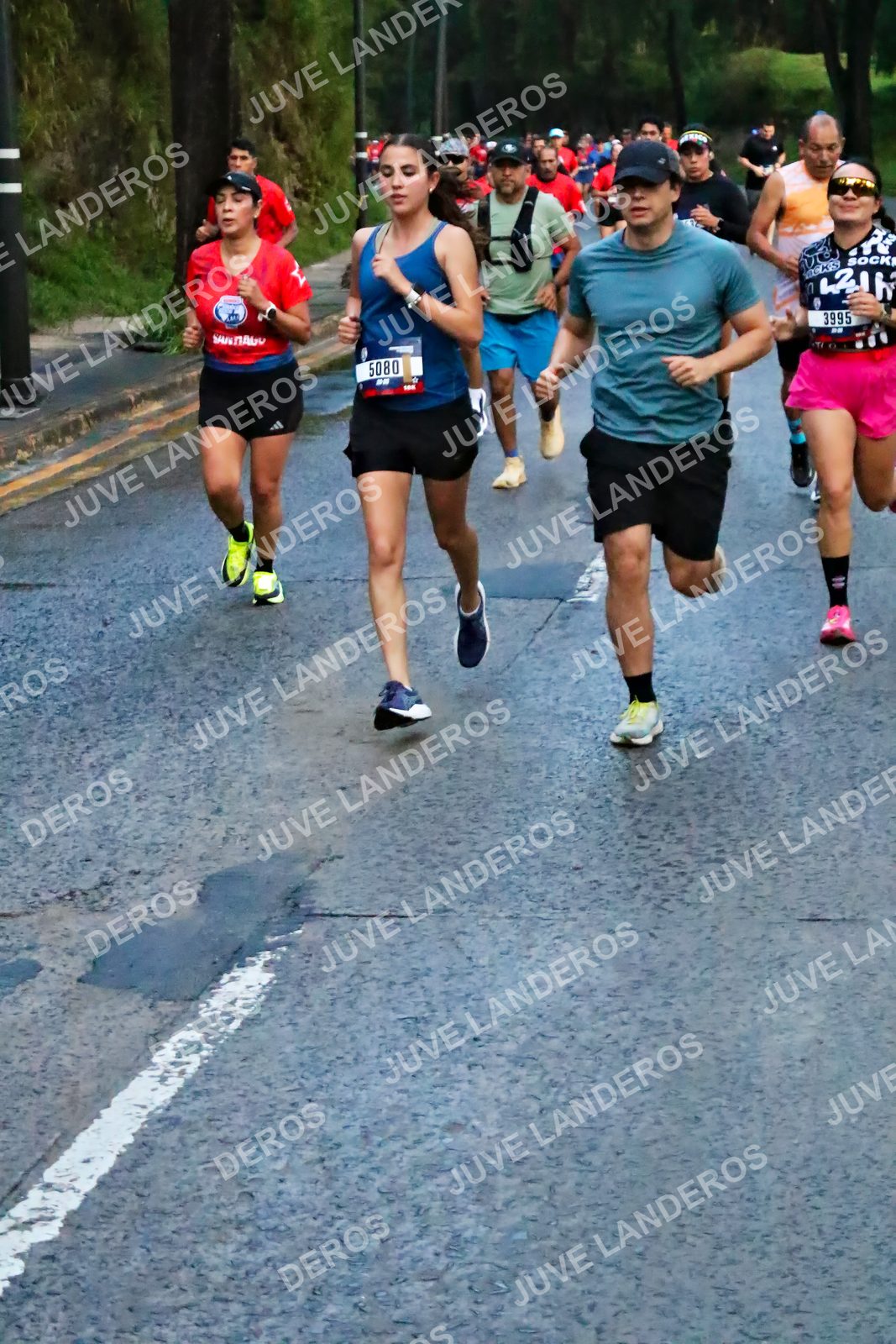 Foto de la CARRERA BIMBO GLOBAL RACE GUADALAJARA en Centro Comercial Andares, Blvd. Puerta de Hierro 4965, Zapopan a las 06:40 · dorsal 3995, 5080