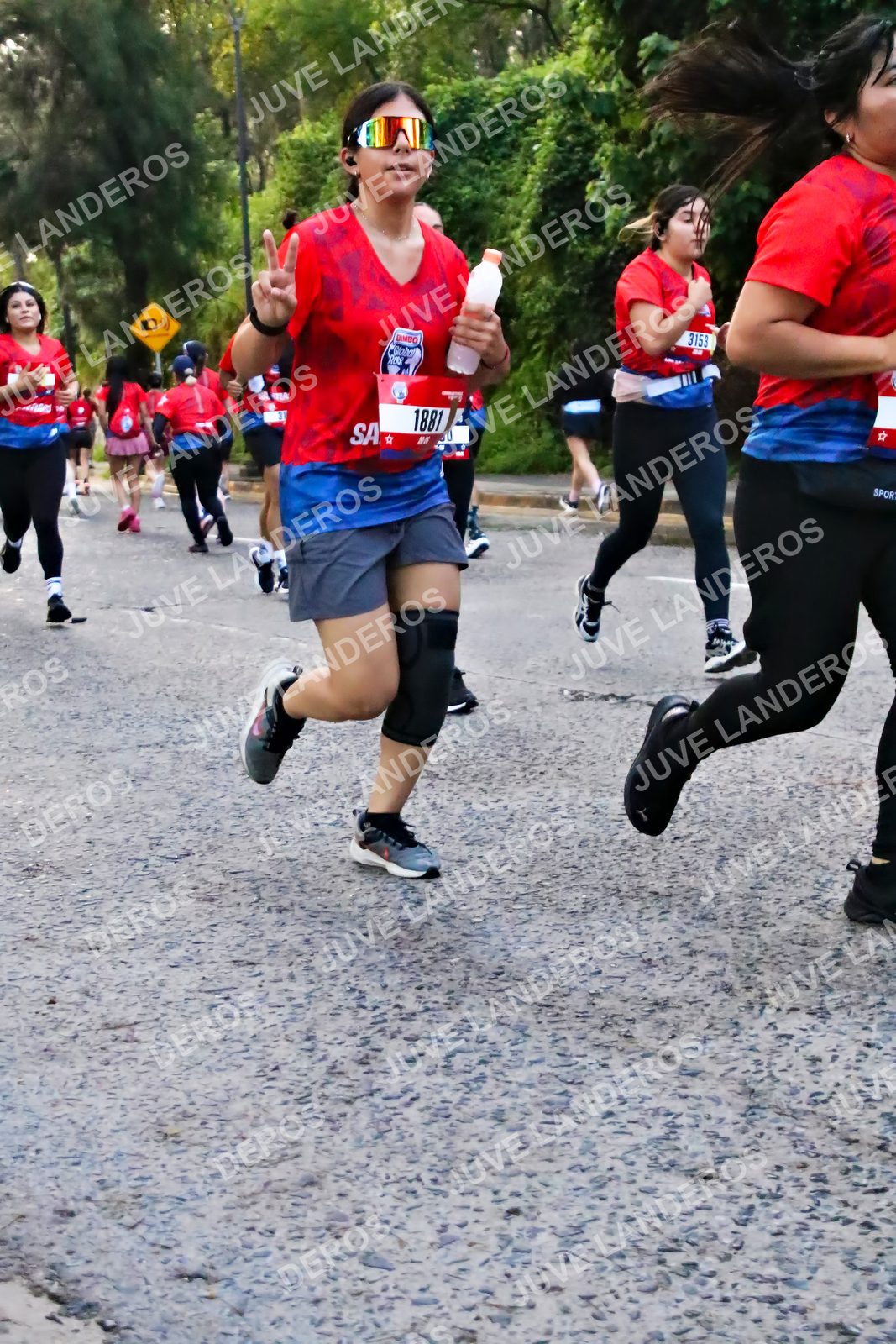 Foto de la CARRERA BIMBO GLOBAL RACE GUADALAJARA en Centro Comercial Andares, Blvd. Puerta de Hierro 4965, Zapopan a las 06:55 · dorsal 1881, 3153