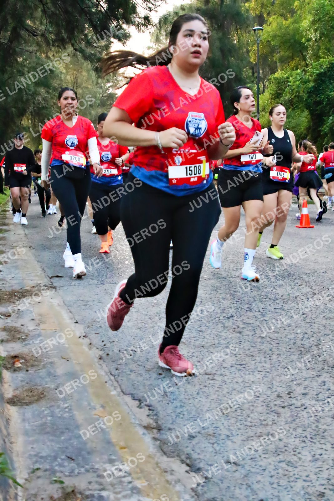 Foto de la CARRERA BIMBO GLOBAL RACE GUADALAJARA en Centro Comercial Andares, Blvd. Puerta de Hierro 4965, Zapopan a las 07:00 · dorsal 1508, 2713, 1817, 3200