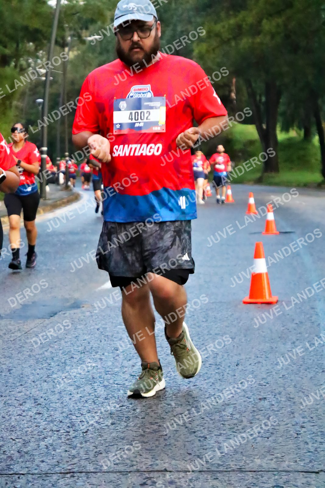 Foto de la CARRERA BIMBO GLOBAL RACE GUADALAJARA en Centro Comercial Andares, Blvd. Puerta de Hierro 4965, Zapopan a las 04:51 · dorsal 4002