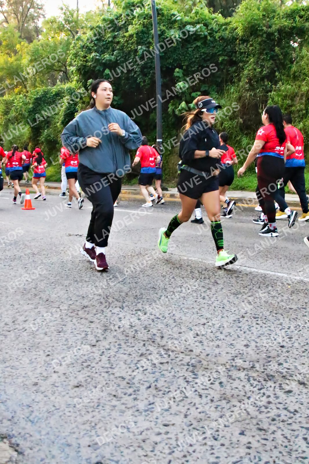 Foto de la CARRERA BIMBO GLOBAL RACE GUADALAJARA en Centro Comercial Andares, Blvd. Puerta de Hierro 4965, Zapopan a las 06:59