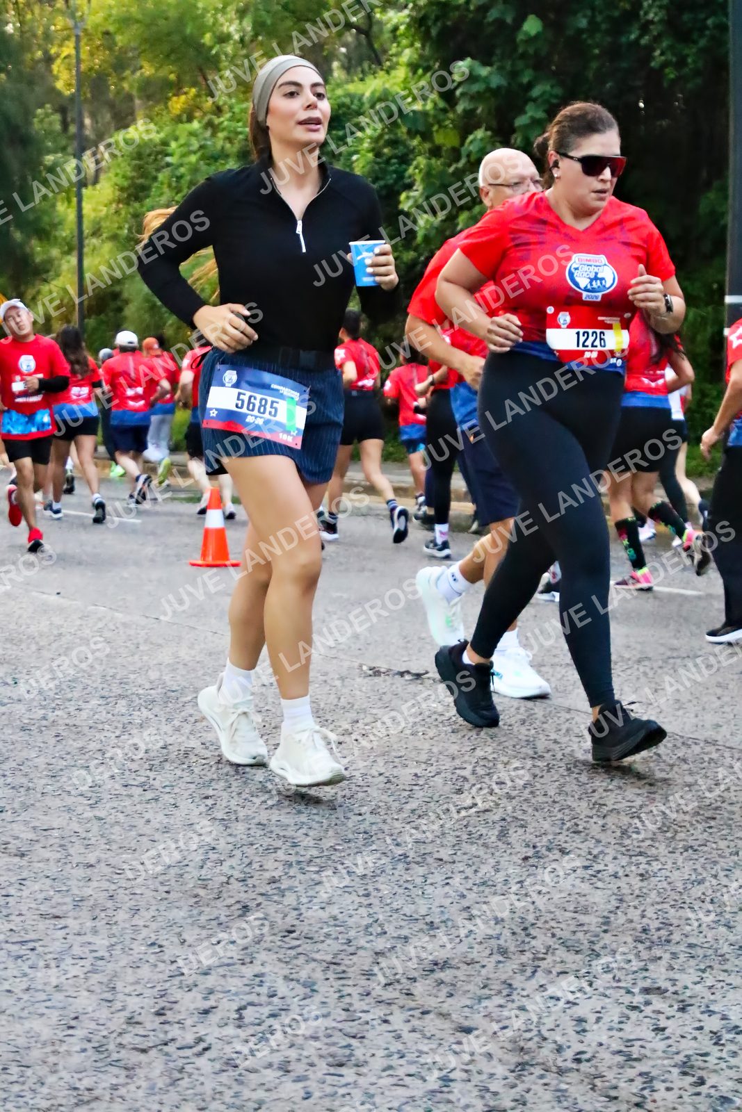 Foto de la CARRERA BIMBO GLOBAL RACE GUADALAJARA en Centro Comercial Andares, Blvd. Puerta de Hierro 4965, Zapopan a las 06:59 · dorsal 1226, 5685