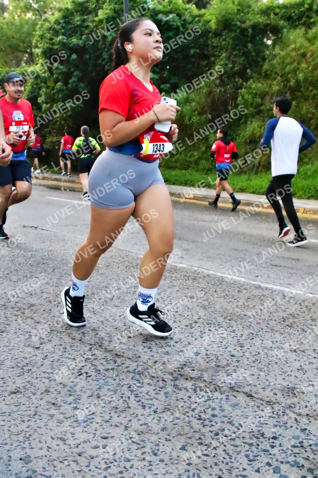 Foto de la CARRERA BIMBO GLOBAL RACE GUADALAJARA en Centro Comercial Andares, Blvd. Puerta de Hierro 4965, Zapopan a las 06:54 · dorsal 1343, 2018
