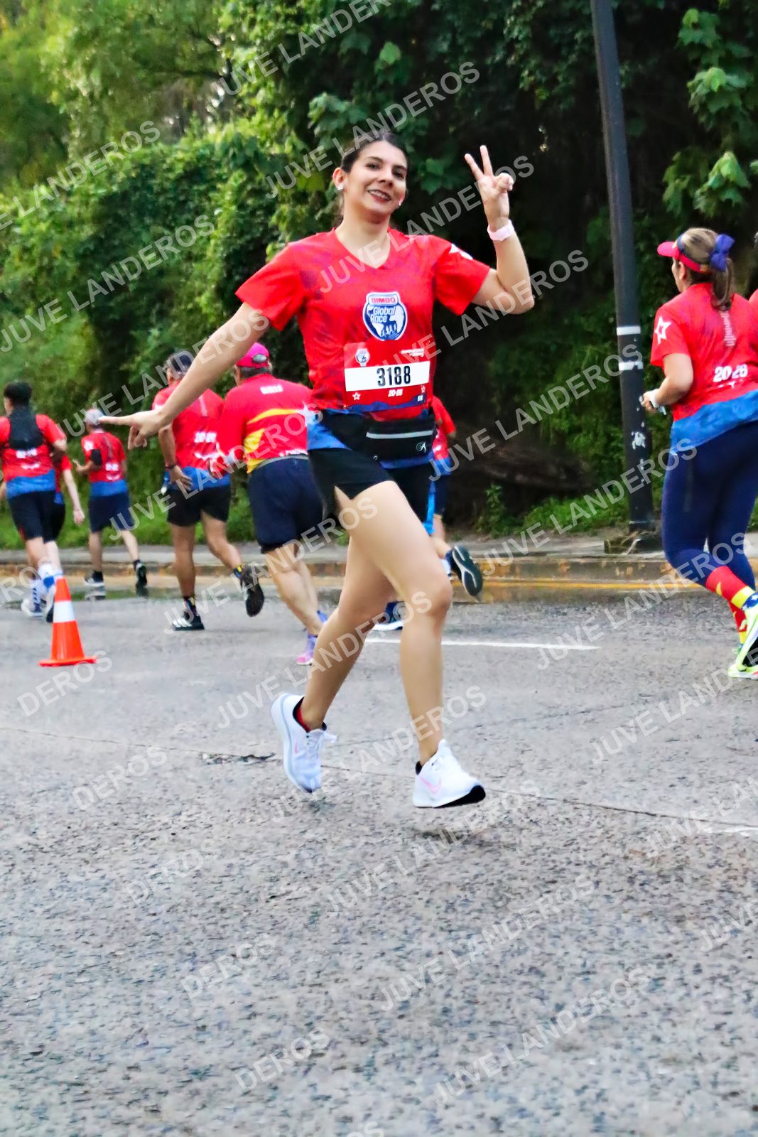 Foto de la CARRERA BIMBO GLOBAL RACE GUADALAJARA en Centro Comercial Andares, Blvd. Puerta de Hierro 4965, Zapopan a las 05:00 · dorsal 3188