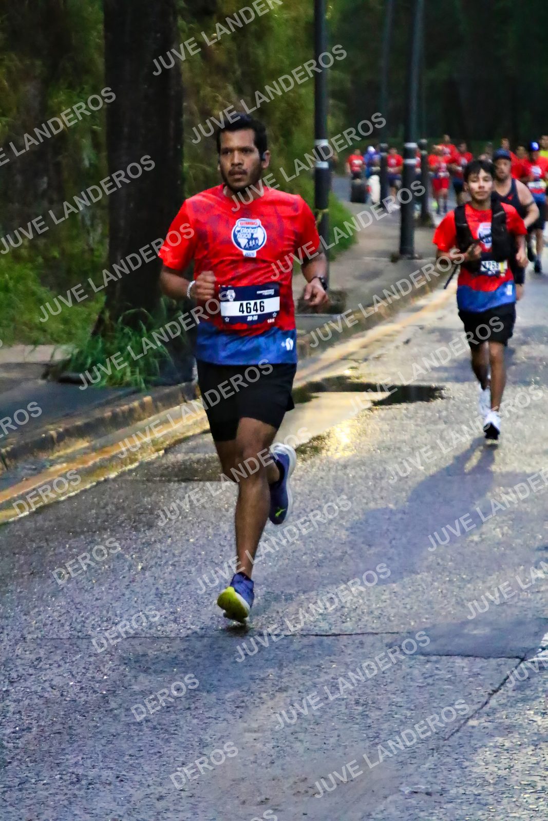 Foto de la CARRERA BIMBO GLOBAL RACE GUADALAJARA en Centro Comercial Andares, Blvd. Puerta de Hierro 4965, Zapopan a las 06:38 · dorsal 4646