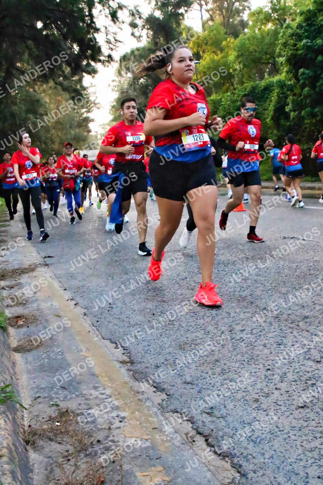 Foto de la CARRERA BIMBO GLOBAL RACE GUADALAJARA en Centro Comercial Andares, Blvd. Puerta de Hierro 4965, Zapopan a las 06:56 · dorsal 1203, 3396