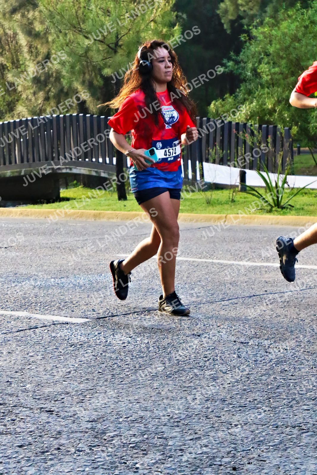 Foto de la CARRERA BIMBO GLOBAL RACE GUADALAJARA en Centro Comercial Andares, Blvd. Puerta de Hierro 4965, Zapopan a las 07:34 · dorsal 4574