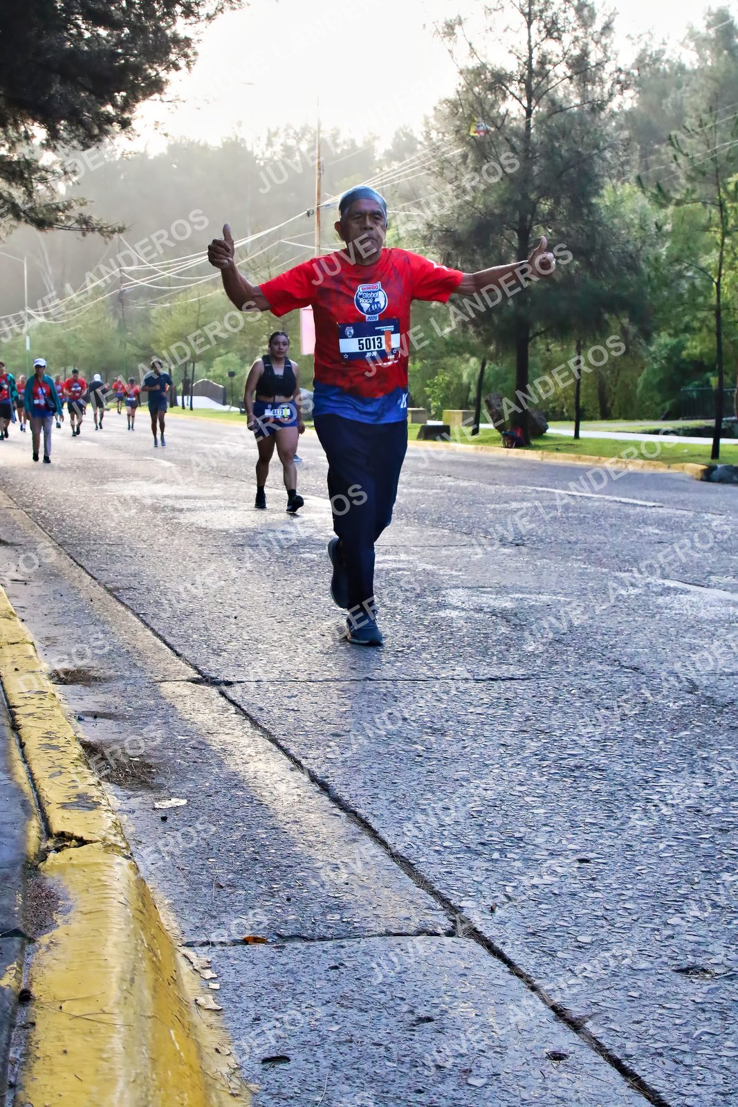 Foto de la CARRERA BIMBO GLOBAL RACE GUADALAJARA en Centro Comercial Andares, Blvd. Puerta de Hierro 4965, Zapopan a las 07:37 · dorsal 5013