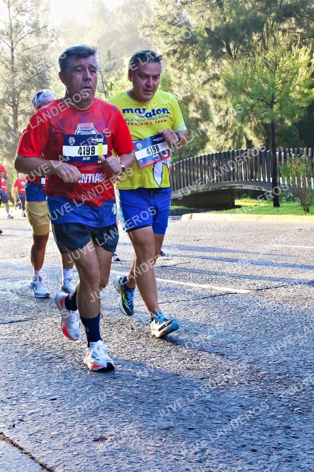 Foto de la CARRERA BIMBO GLOBAL RACE GUADALAJARA en Centro Comercial Andares, Blvd. Puerta de Hierro 4965, Zapopan a las 07:24 · dorsal 4199, 4198