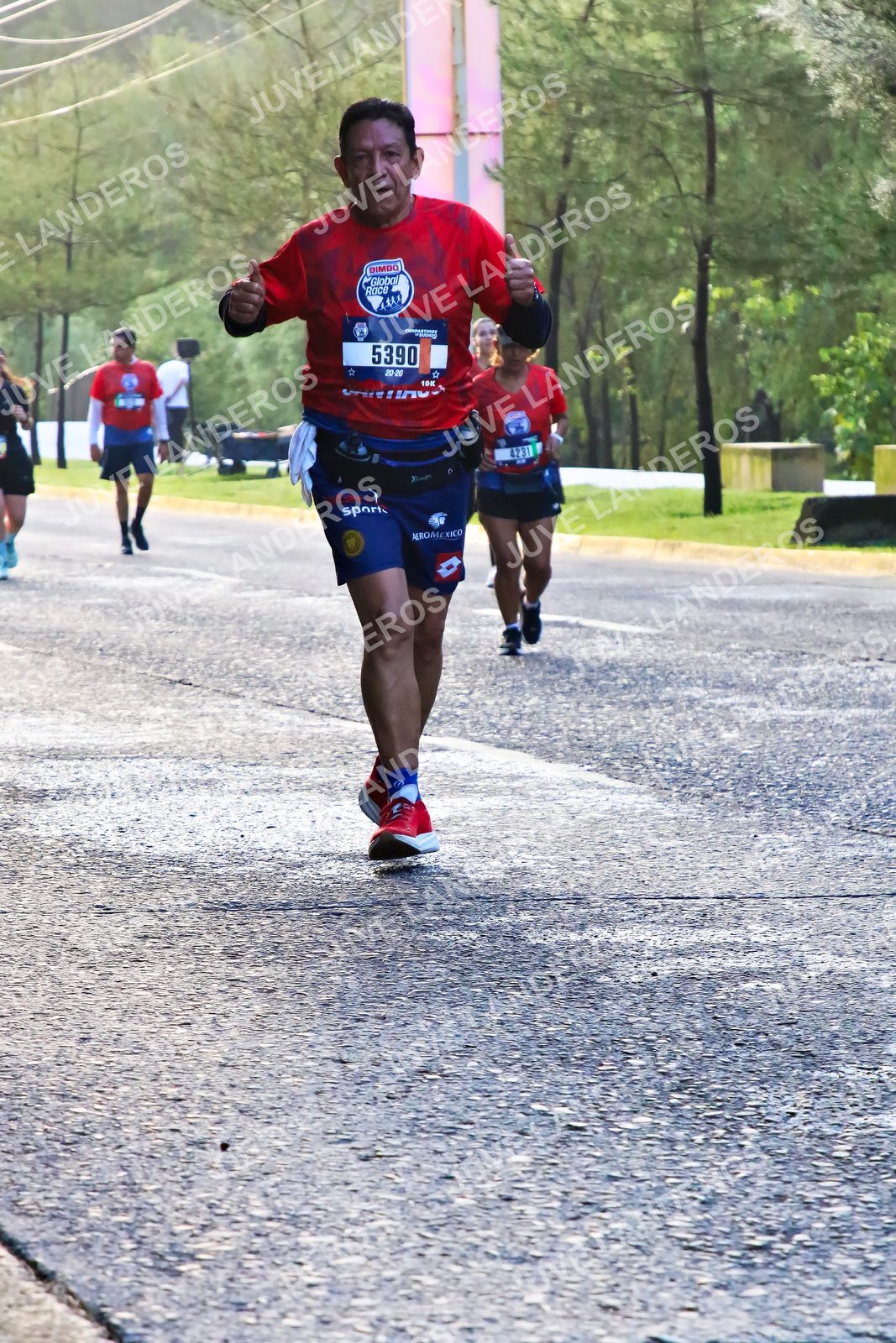 Foto de la CARRERA BIMBO GLOBAL RACE GUADALAJARA en Centro Comercial Andares, Blvd. Puerta de Hierro 4965, Zapopan a las 07:36 · dorsal 5390, 4231