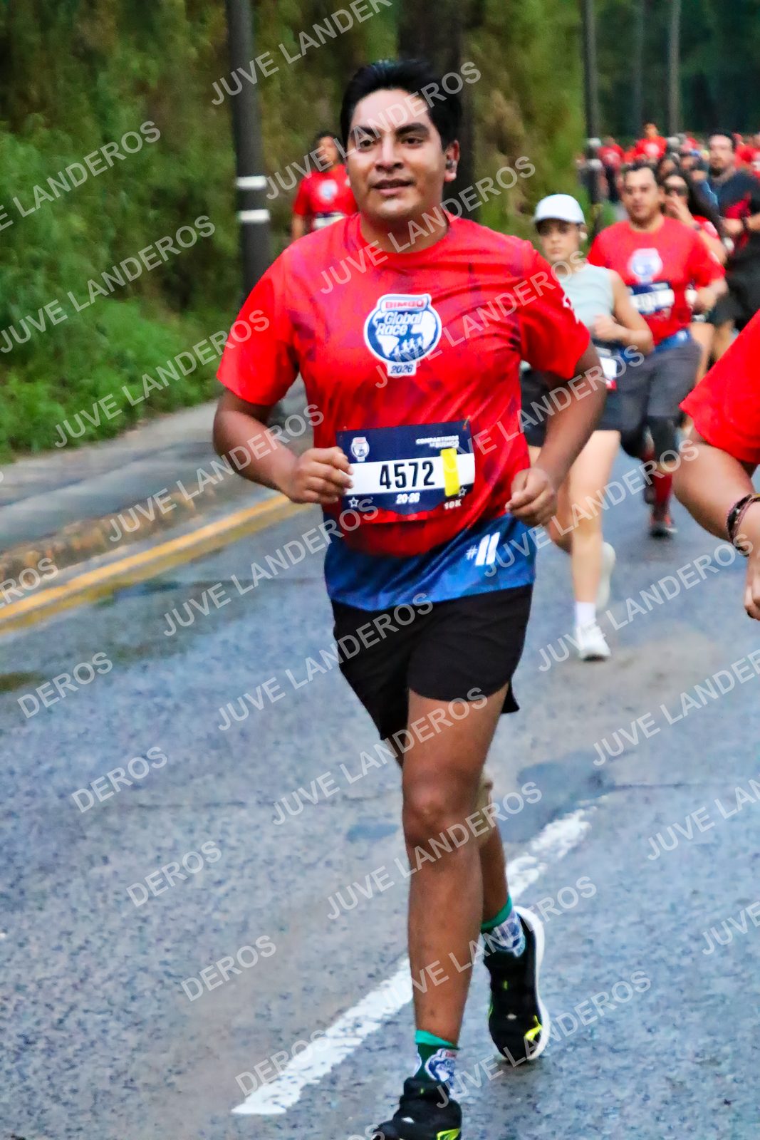 Foto de la CARRERA BIMBO GLOBAL RACE GUADALAJARA en Centro Comercial Andares, Blvd. Puerta de Hierro 4965, Zapopan a las 04:50 · dorsal 4572