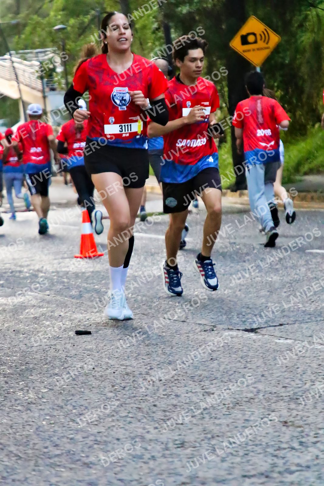 Foto de la CARRERA BIMBO GLOBAL RACE GUADALAJARA en Centro Comercial Andares, Blvd. Puerta de Hierro 4965, Zapopan a las 04:57 · dorsal 3111
