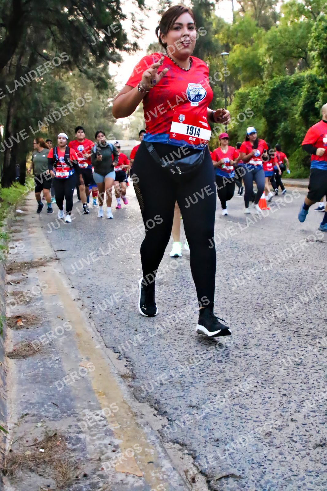 Foto de la CARRERA BIMBO GLOBAL RACE GUADALAJARA en Centro Comercial Andares, Blvd. Puerta de Hierro 4965, Zapopan a las 07:04 · dorsal 1914