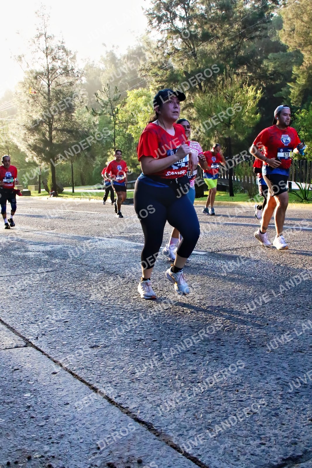Foto de la CARRERA BIMBO GLOBAL RACE GUADALAJARA en Centro Comercial Andares, Blvd. Puerta de Hierro 4965, Zapopan a las 07:23 · dorsal 5719