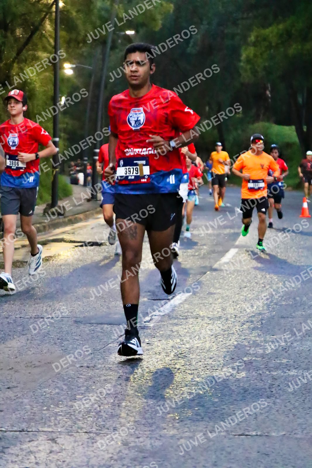 Foto de la CARRERA BIMBO GLOBAL RACE GUADALAJARA en Centro Comercial Andares, Blvd. Puerta de Hierro 4965, Zapopan a las 06:38 · dorsal 3979, 3806