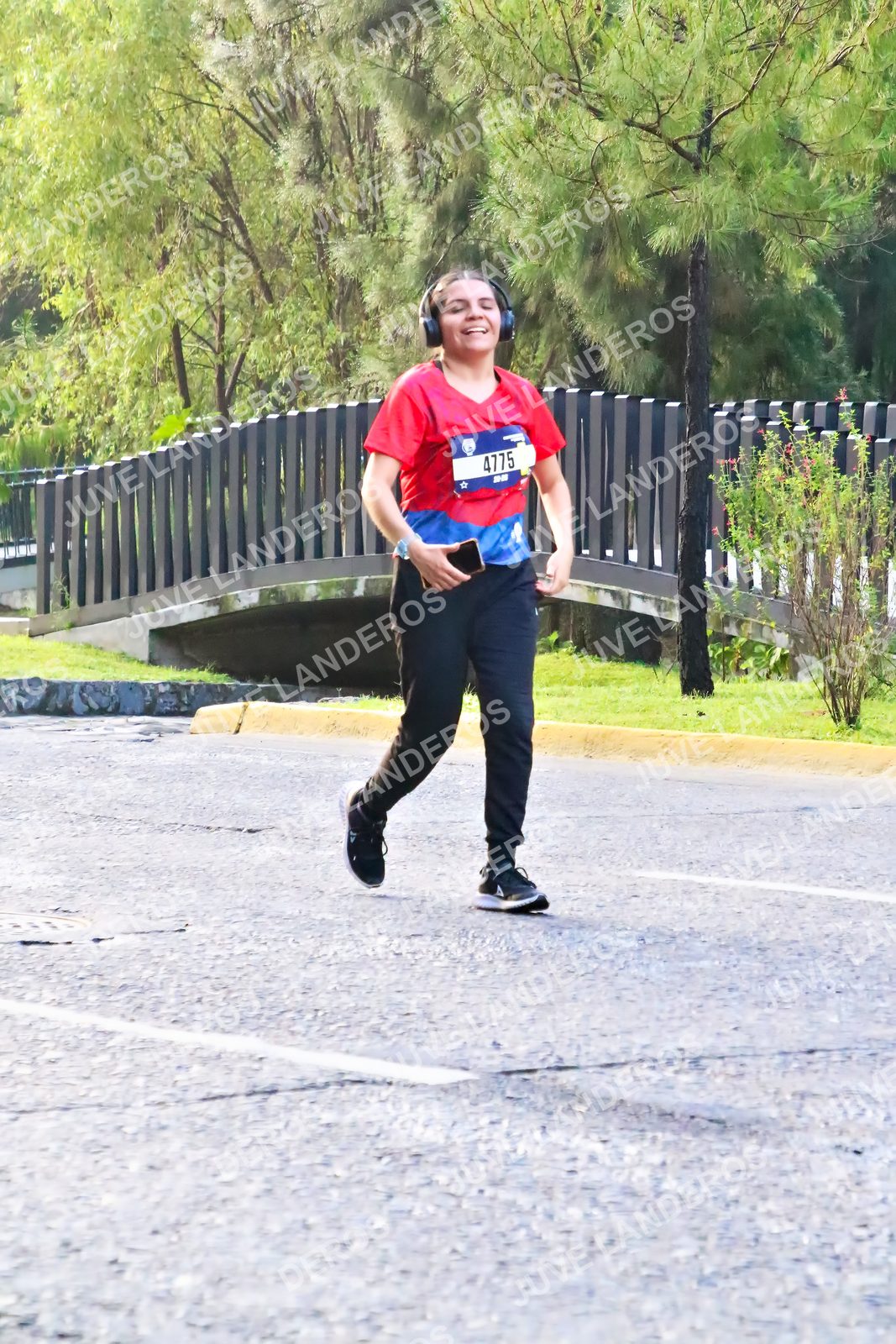 Foto de la CARRERA BIMBO GLOBAL RACE GUADALAJARA en Centro Comercial Andares, Blvd. Puerta de Hierro 4965, Zapopan a las 07:40 · dorsal 4775