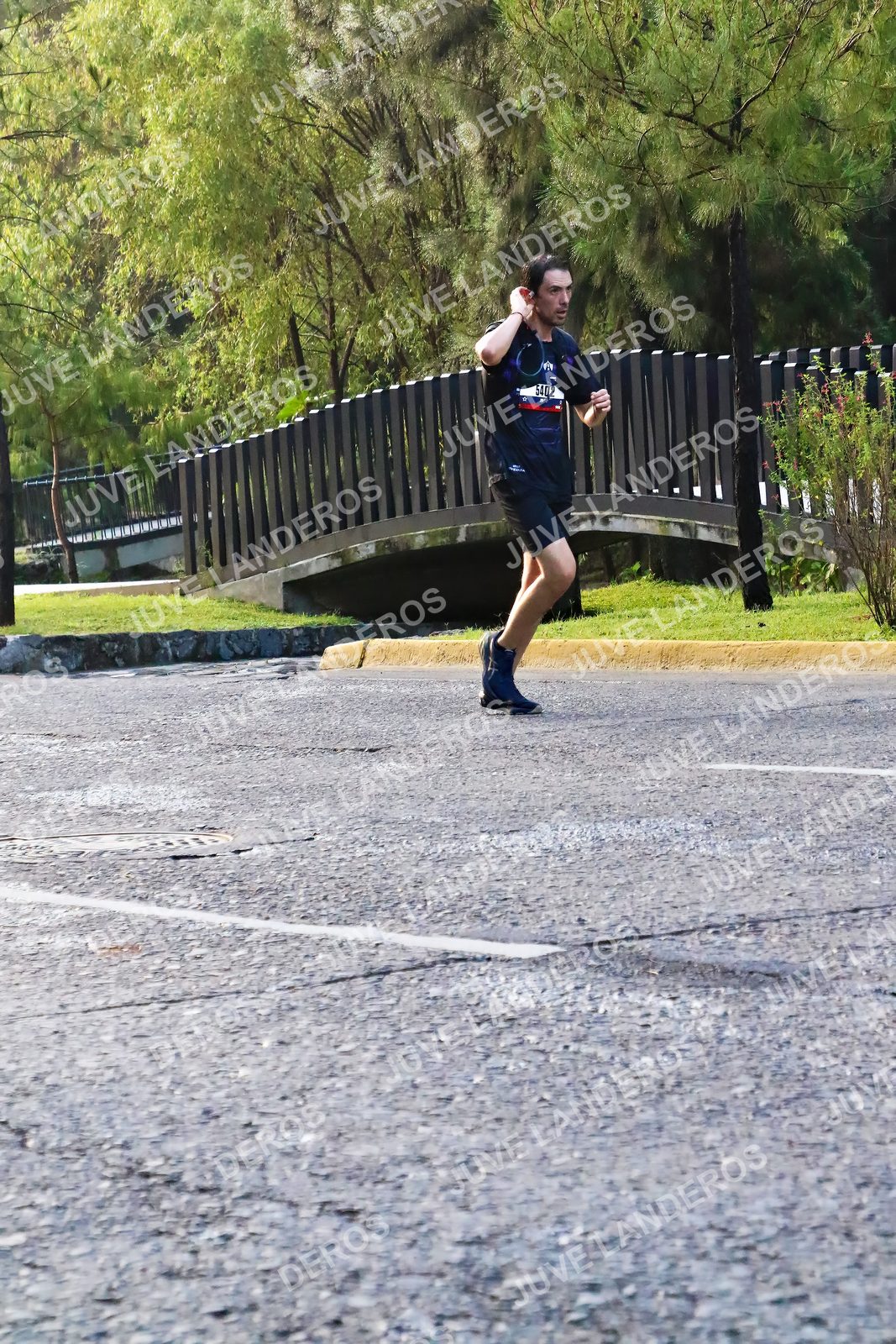Foto de la CARRERA BIMBO GLOBAL RACE GUADALAJARA en Centro Comercial Andares, Blvd. Puerta de Hierro 4965, Zapopan a las 07:37 · dorsal 5402