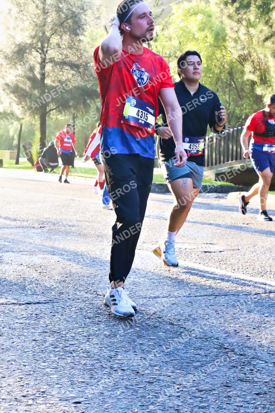Foto de la CARRERA BIMBO GLOBAL RACE GUADALAJARA en Centro Comercial Andares, Blvd. Puerta de Hierro 4965, Zapopan a las 07:29 · dorsal 4955, 4315