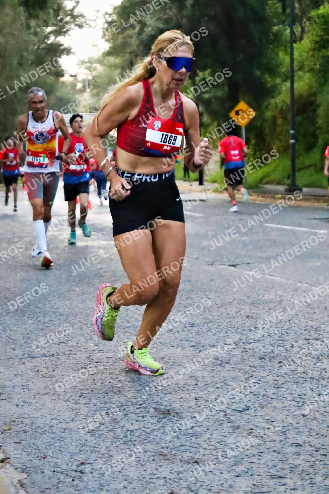 Foto de la CARRERA BIMBO GLOBAL RACE GUADALAJARA en Centro Comercial Andares, Blvd. Puerta de Hierro 4965, Zapopan a las 04:57 · dorsal 1869, 1655