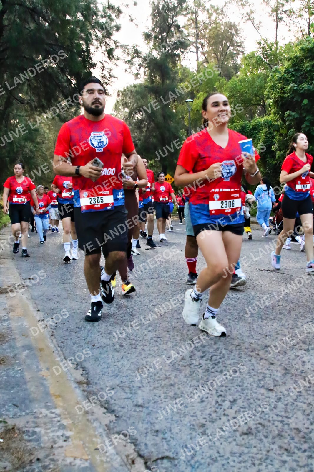 Foto de la CARRERA BIMBO GLOBAL RACE GUADALAJARA en Centro Comercial Andares, Blvd. Puerta de Hierro 4965, Zapopan a las 07:02 · dorsal 2306, 2305, 1938, 1648