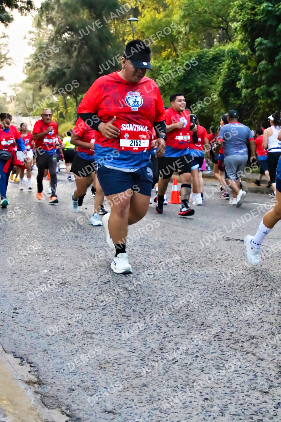 Foto de la CARRERA BIMBO GLOBAL RACE GUADALAJARA en Centro Comercial Andares, Blvd. Puerta de Hierro 4965, Zapopan a las 06:58 · dorsal 2152