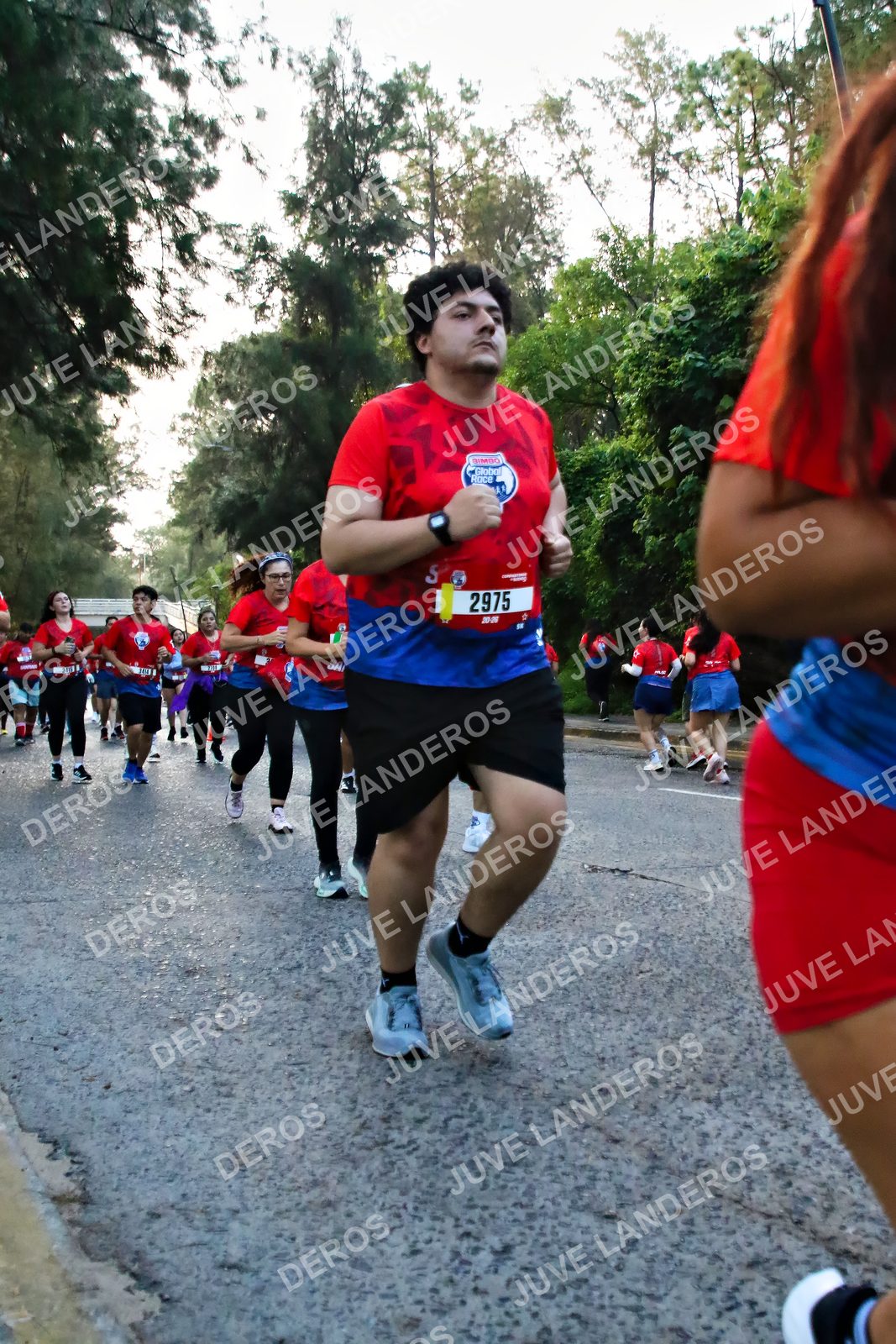 Foto de la CARRERA BIMBO GLOBAL RACE GUADALAJARA en Centro Comercial Andares, Blvd. Puerta de Hierro 4965, Zapopan a las 07:02 · dorsal 2975