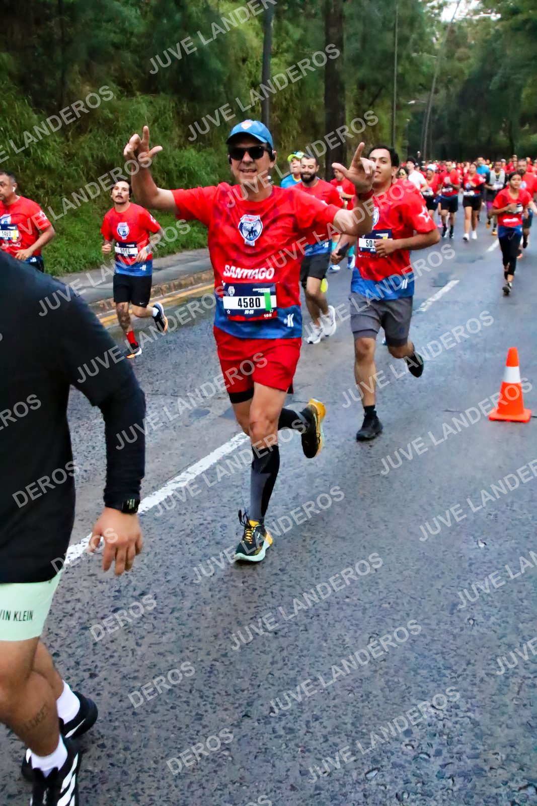 Foto de la CARRERA BIMBO GLOBAL RACE GUADALAJARA en Centro Comercial Andares, Blvd. Puerta de Hierro 4965, Zapopan a las 04:48 · dorsal 4580, 50, 5480
