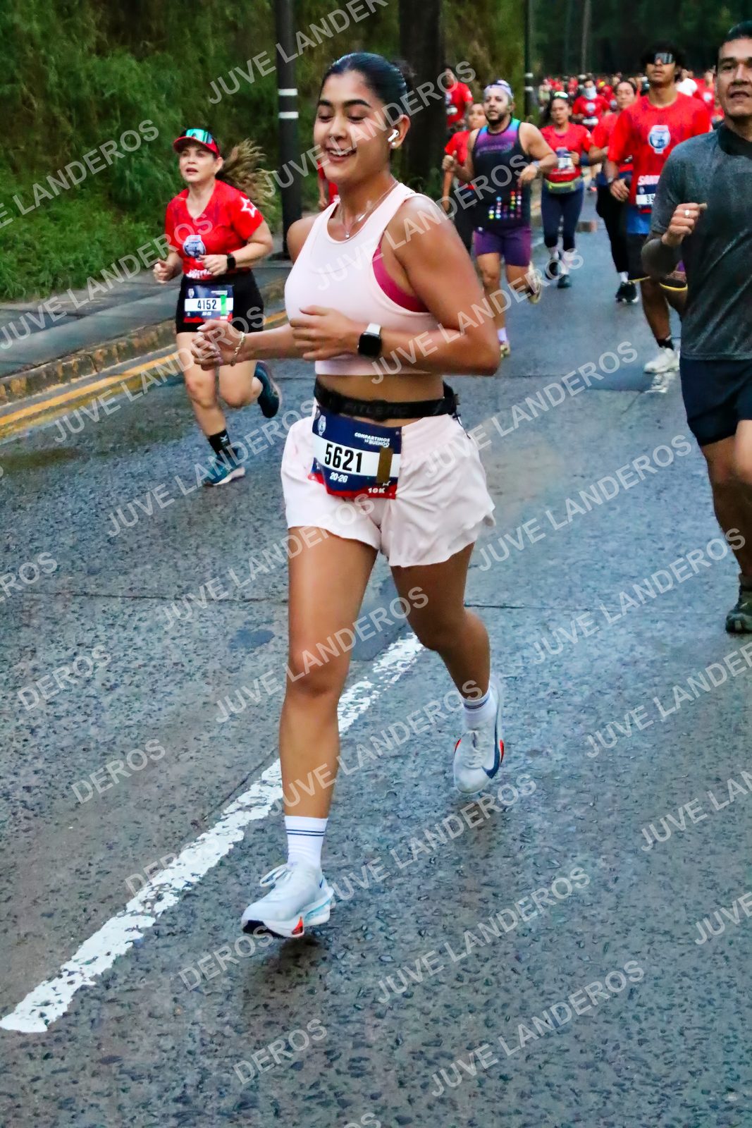 Foto de la CARRERA BIMBO GLOBAL RACE GUADALAJARA en Centro Comercial Andares, Blvd. Puerta de Hierro 4965, Zapopan a las 06:41 · dorsal 5621, 4152