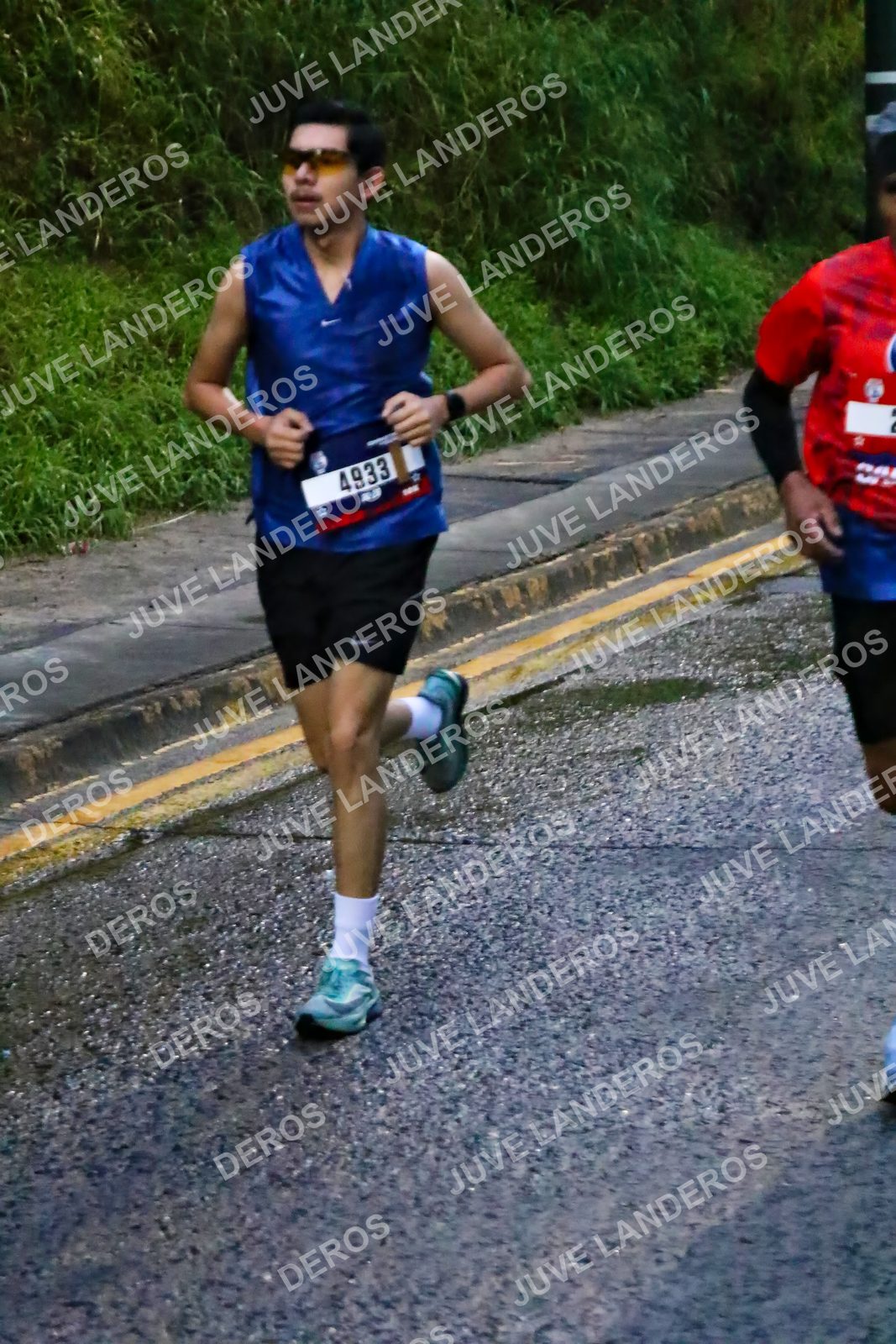 Foto de la CARRERA BIMBO GLOBAL RACE GUADALAJARA en Centro Comercial Andares, Blvd. Puerta de Hierro 4965, Zapopan a las 06:36 · dorsal 4933
