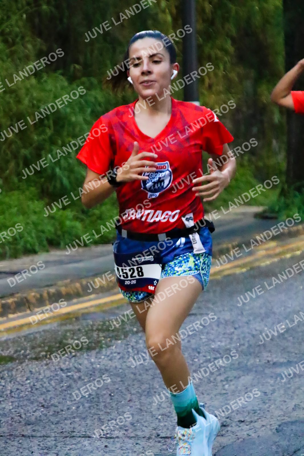 Foto de la CARRERA BIMBO GLOBAL RACE GUADALAJARA en Centro Comercial Andares, Blvd. Puerta de Hierro 4965, Zapopan a las 06:38 · dorsal 4528, 200