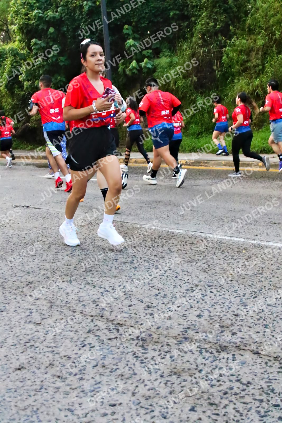 Foto de la CARRERA BIMBO GLOBAL RACE GUADALAJARA en Centro Comercial Andares, Blvd. Puerta de Hierro 4965, Zapopan a las 06:56