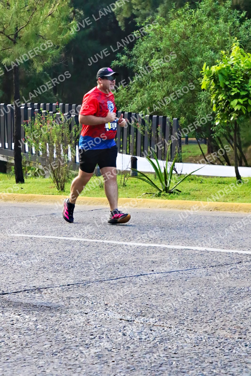 Foto de la CARRERA BIMBO GLOBAL RACE GUADALAJARA en Centro Comercial Andares, Blvd. Puerta de Hierro 4965, Zapopan a las 07:43 · dorsal 4737