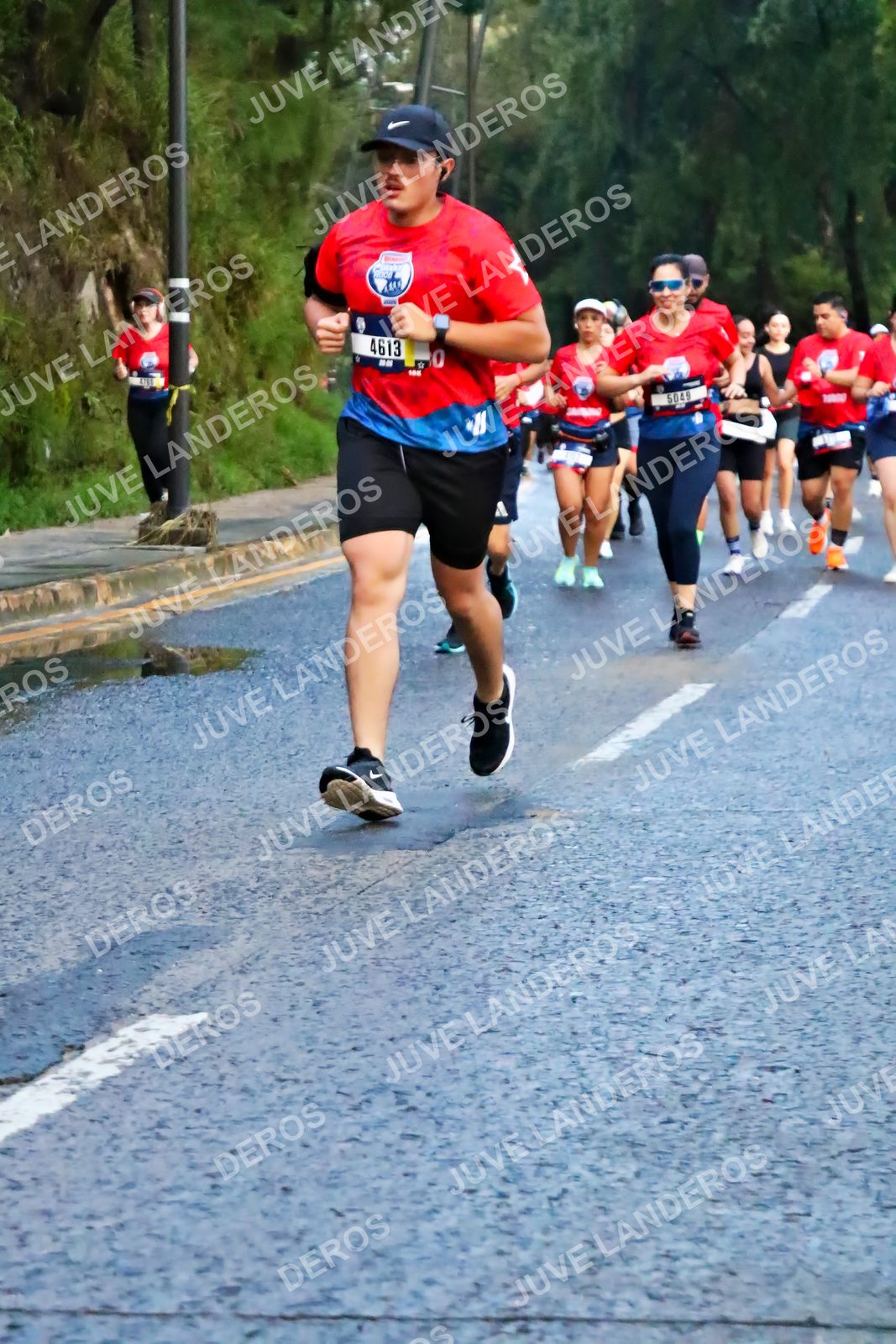 Foto de la CARRERA BIMBO GLOBAL RACE GUADALAJARA en Centro Comercial Andares, Blvd. Puerta de Hierro 4965, Zapopan a las 04:51 · dorsal 4613, 5045
