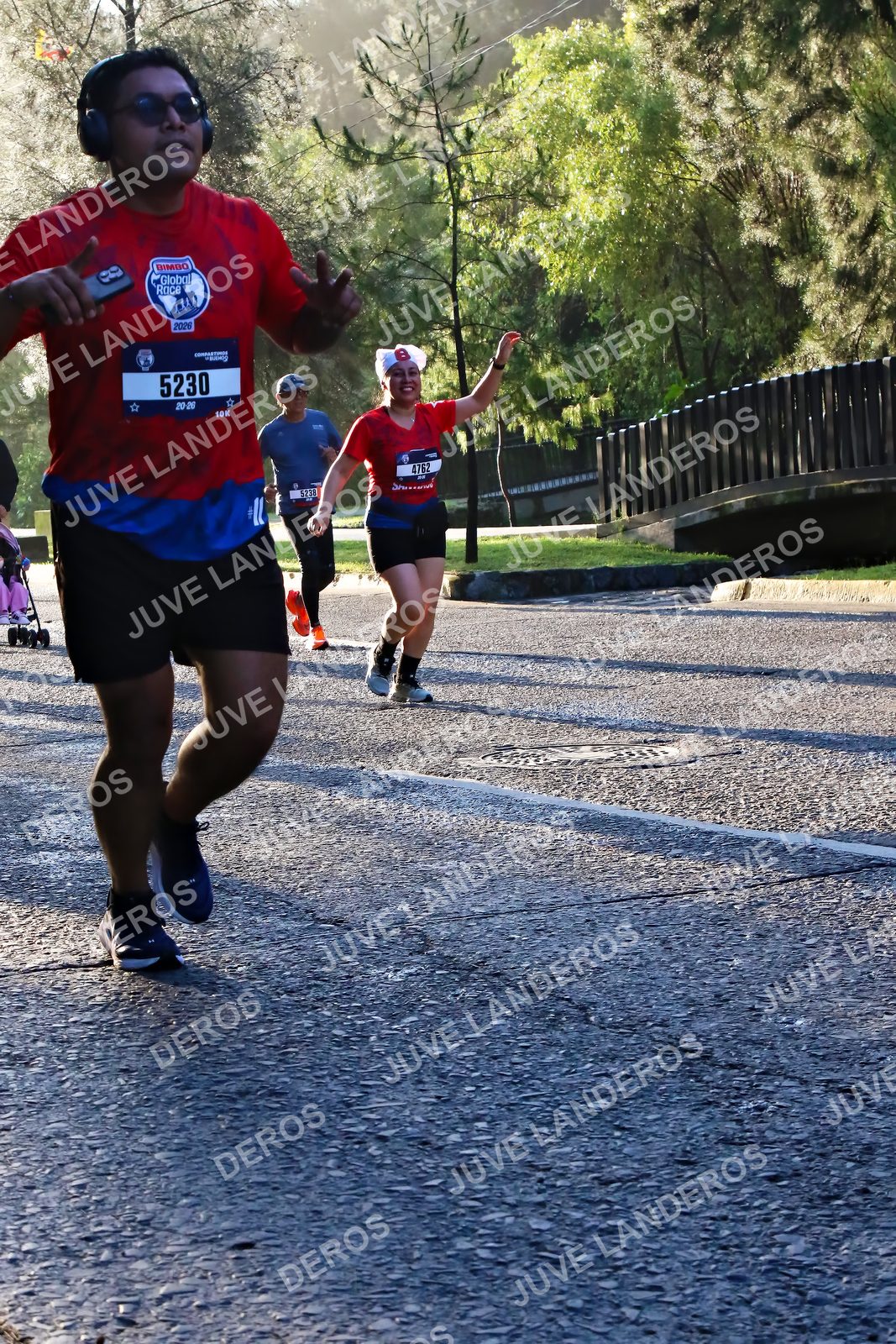 Foto de la CARRERA BIMBO GLOBAL RACE GUADALAJARA en Centro Comercial Andares, Blvd. Puerta de Hierro 4965, Zapopan a las 07:28 · dorsal 5230, 4762, 5238