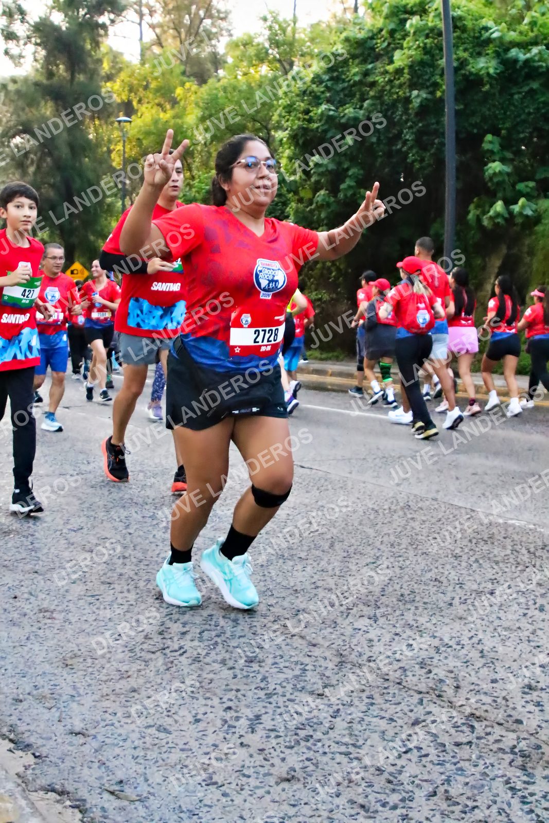 Foto de la CARRERA BIMBO GLOBAL RACE GUADALAJARA en Centro Comercial Andares, Blvd. Puerta de Hierro 4965, Zapopan a las 06:58 · dorsal 2728, 427